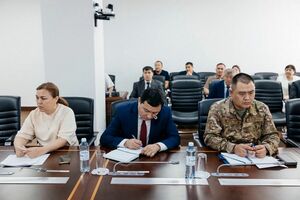 Вот гнус проклятый!