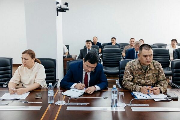 Вот гнус проклятый!