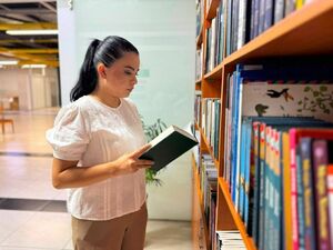 Сначала в продуктовый, потом за новой книгой