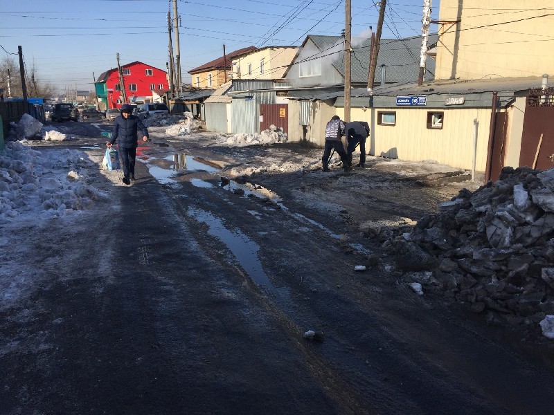 Вот так борются с оттепелью в частном секторе Астаны.