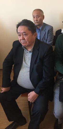 На снимке: Фазыл КОКЖАЛОВ (на переднем плане), Сабит КАБИЕВ (на заднем плане).