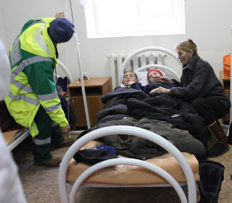 У всех госпитализированных диагностировали “общее переутомление”.