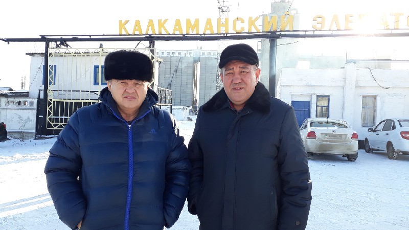 Балгабай БАКИШЕВ (слева) и Ерлан ТОКТУШАКОВ: кто поможет решить наши проблемы?