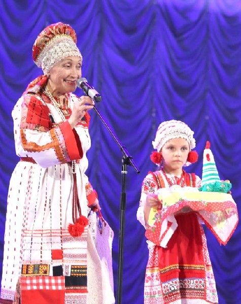 Светлана ГЕЖА с внучкой.