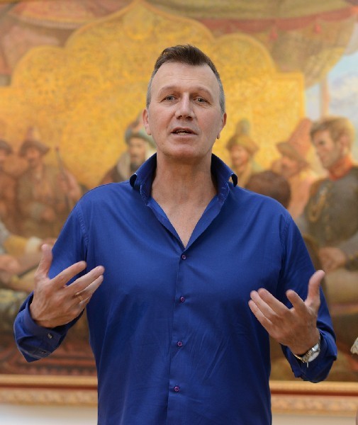 Гэвин КРЕЧМАР.