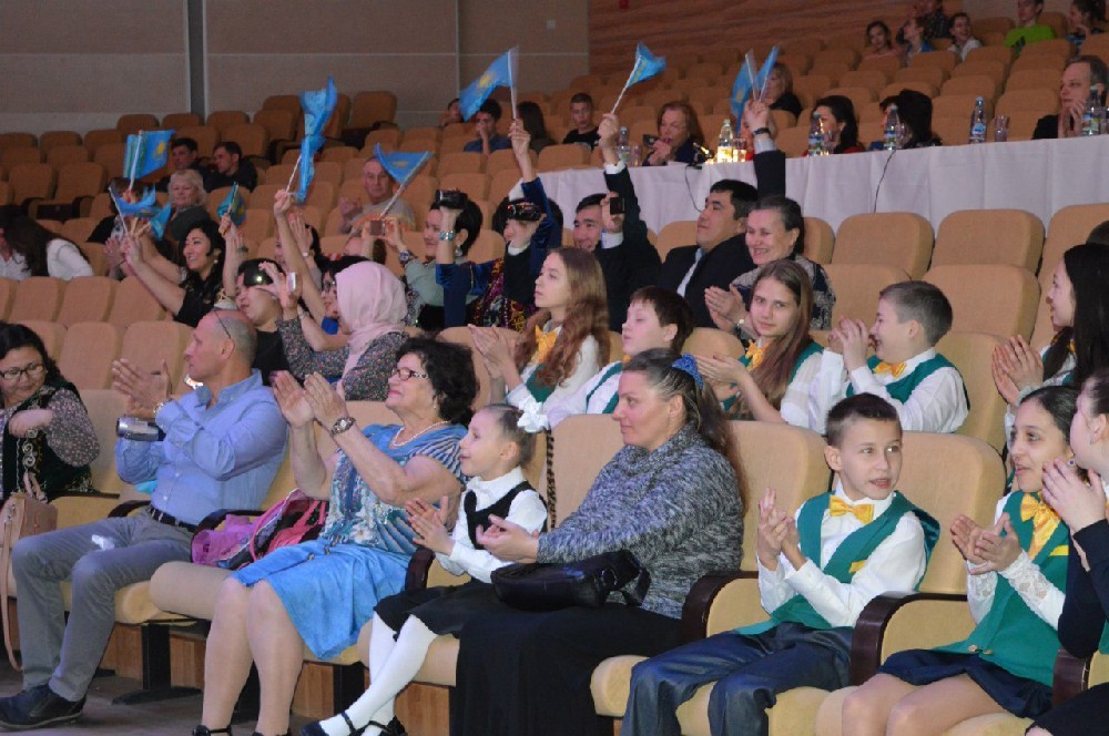 От выступления казахстанских артистов зрители были в восторге.
