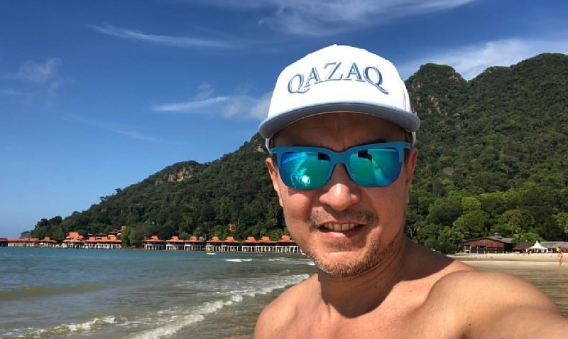 Акан САТАЕВ.