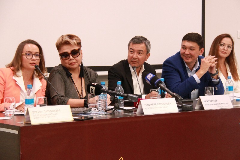 Организаторы кинофестиваля.