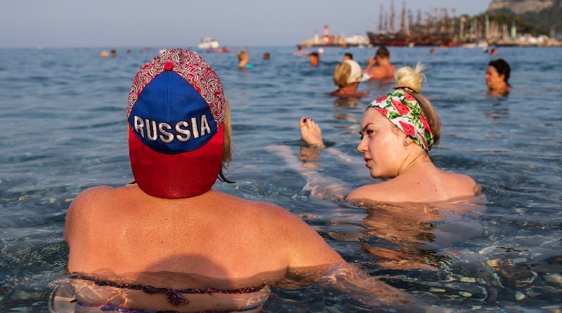 Всего лишь каждый шестой житель России отдохнул в прошлом году за границей.