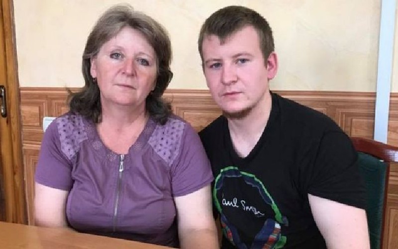 Мать задержанного на Украине россиянина Виктора АГЕЕВА Светлана АГЕЕВА встретилась с ним.