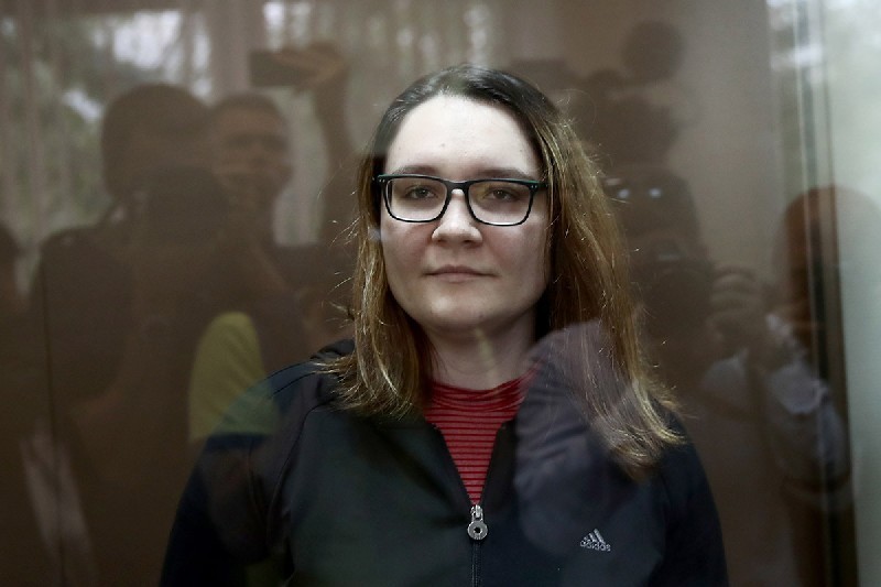 ...и Мария Дубовик перед рассмотрением вопроса о продлении ареста.