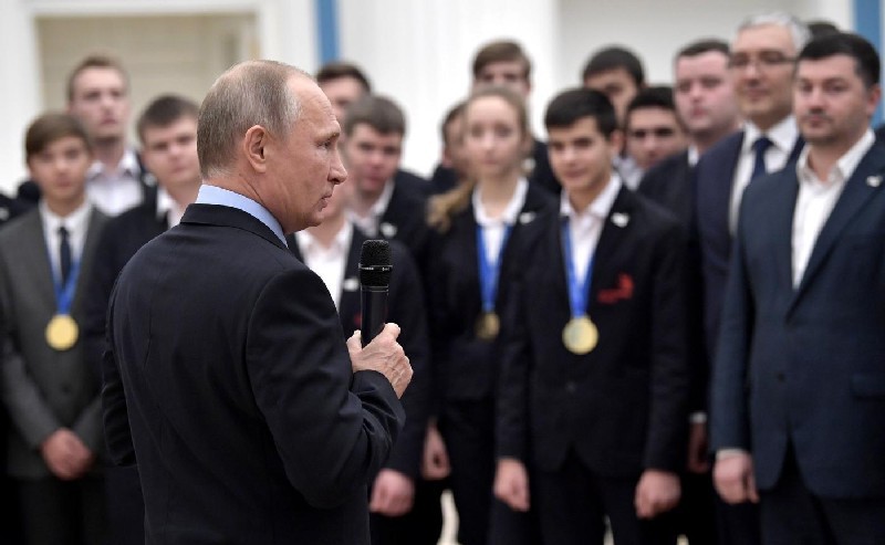 Наследником президента РФ Владимира ПУТИНА станет не человек, а новое поколение молодых амбициозных бюрократов.