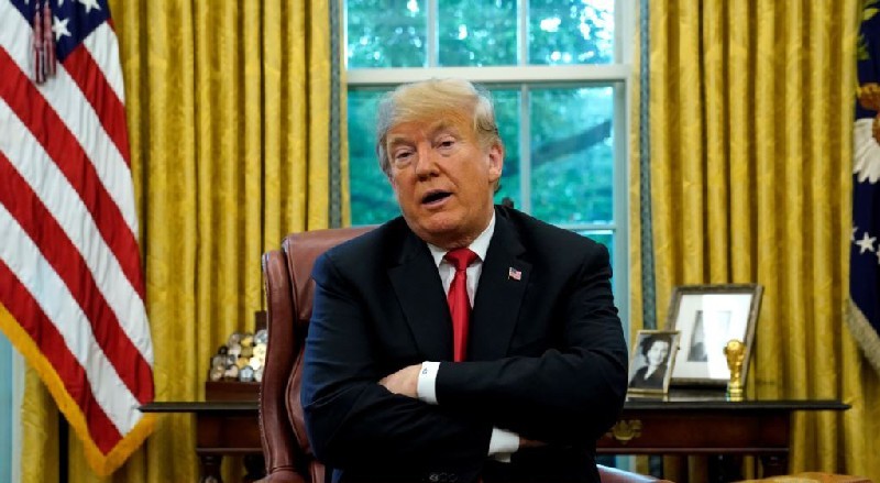 По мнению американских демократов, президент США Дональд ТРАМП создает хаос, “чтобы задобрить радио- и телеведущих правого толка”.
