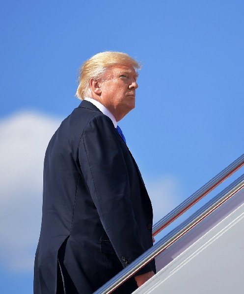 Сумеет ли американский президент Дональд ТРАМП побороть своих оппонентов...