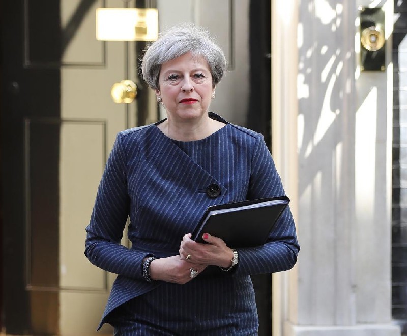 ...линию премьер-министра Терезы МЕЙ соглашения по Brexit с Евросоюзом.