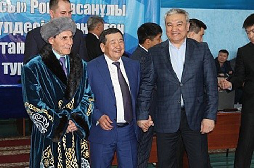 На снимке (слева направо): Ром ИЛЬМАТОВ, Жаксылык УШКЕМПИРОВ и Ермак САЛИМОВ.
