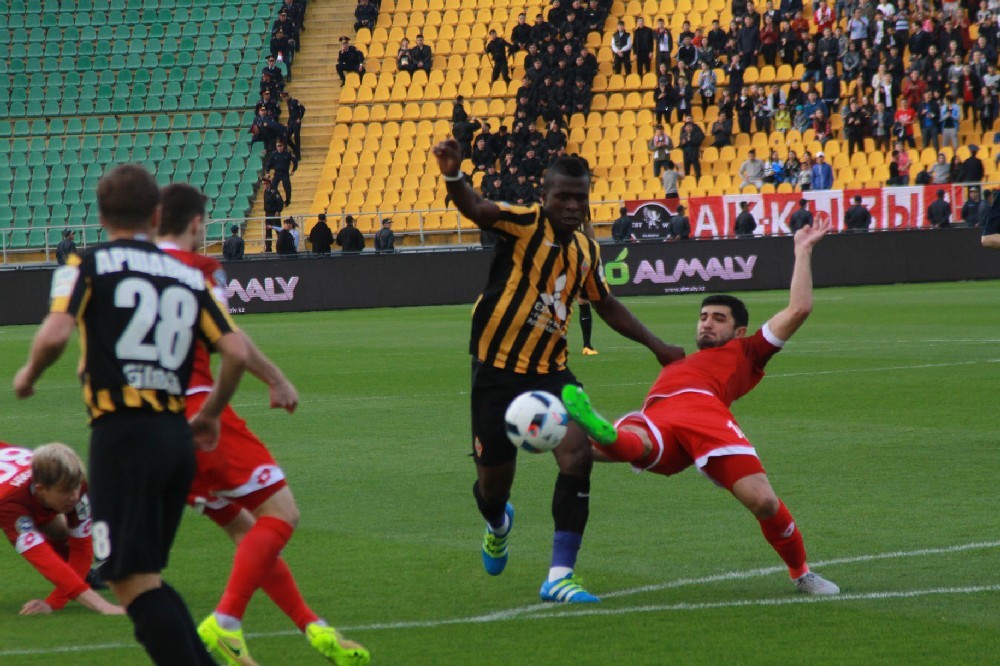 В атаке Жерар ГОУ.
