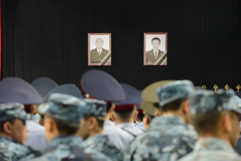 В Алматы простились со старшиной полиции Аяном ГАЛИЕВЫМ и бывшим сотрудником МВД РК Гани НУРИМАНОВЫМ.