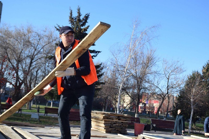 В свое время замакима сам вызвался на общественные работы.