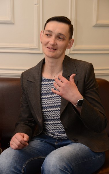...Елена КУЗНЕЦОВА чувствует себя нормальным человеком.