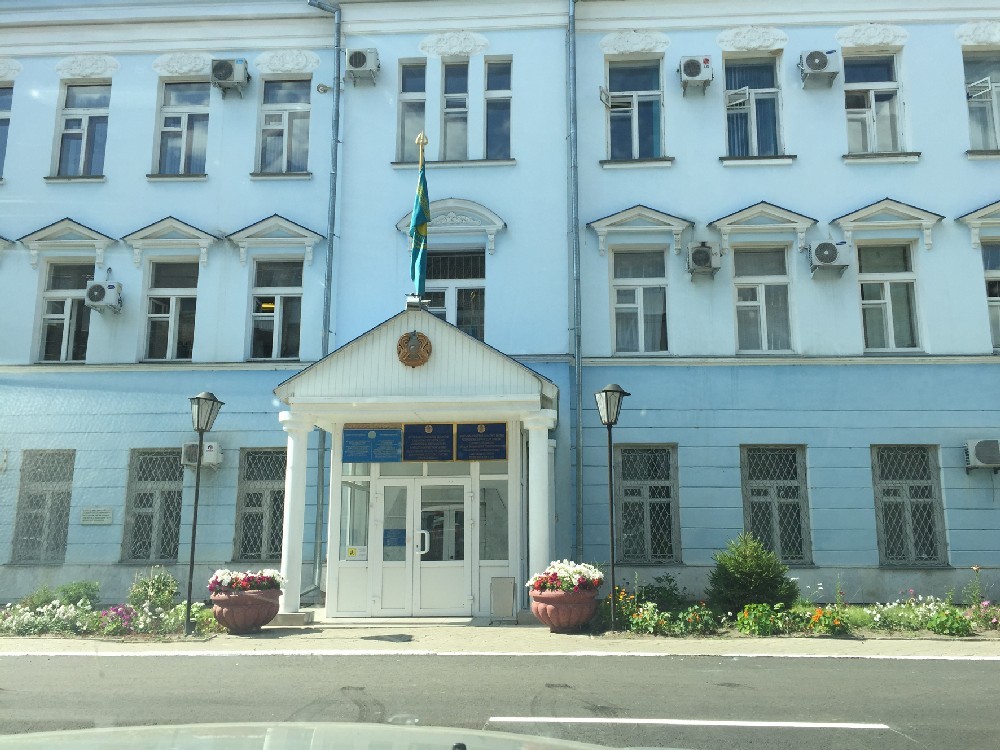 В подвале этого департамента чиновник хранил драгоценности в ведре.