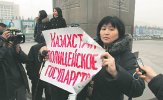 Ну что, красивая,поехали в кутузку?