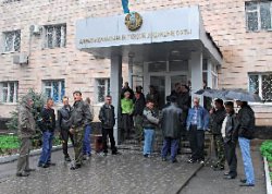 В суд на броневике