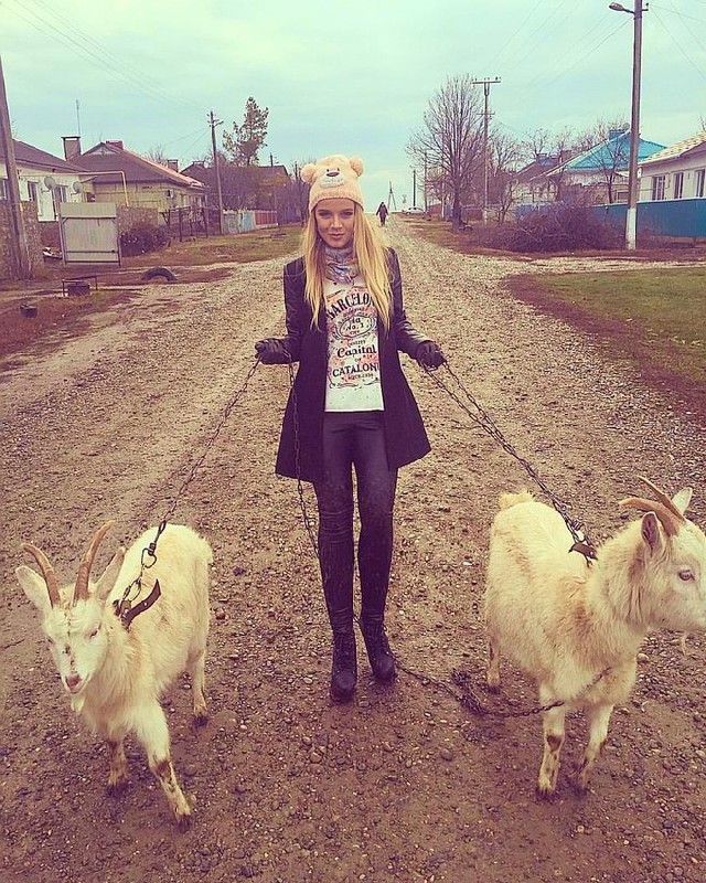 Дарья АЛЕКСАНДРОВА в роли крестьянки.