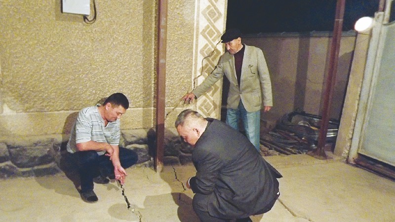 Хозяева трех разрушенных домов.