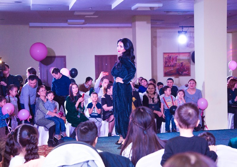 Анар Кокеева: быть мамой четверых деток - это счастье, умноженное на четыре.