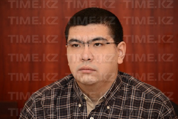 Максат УСЕНОВ.