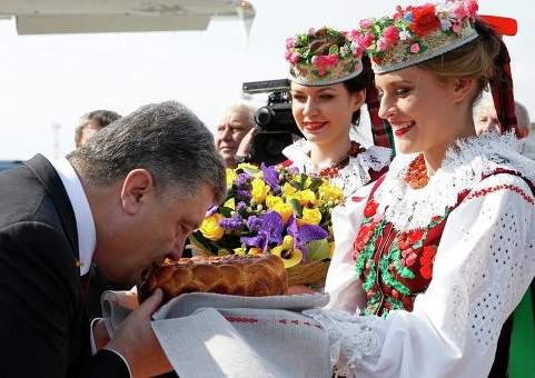 Порошенко прилетел в Минск на переговоры с Назарбаевым, Лукашенко и Путиным