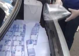 Сотрудника департамента госдоходов по ЗКО задержали за получение взятки в размере 101 млн тенге (ВИДЕО)