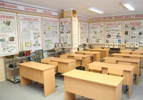 В Западном Казахстане из школьного класса НВП украли пять винтовок
