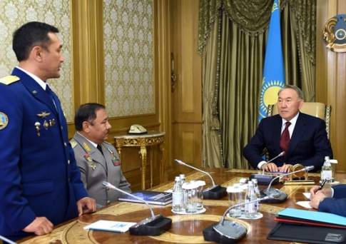 Глава государства встретился с космонавтом-испытателем Айдыном Аимбетовым