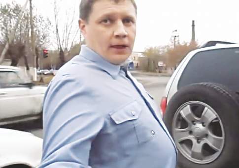 В Петропавловске разгорается скандал вокруг ДТП, которое еще 22 октября совершил полковник полиции, начальник службы тылового обеспечения областного ДВД Владимир ЗИБОРОВ 