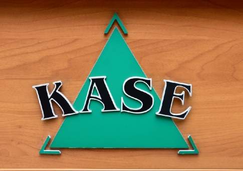 Тенге на KASE вырос до 360,93 за один доллар