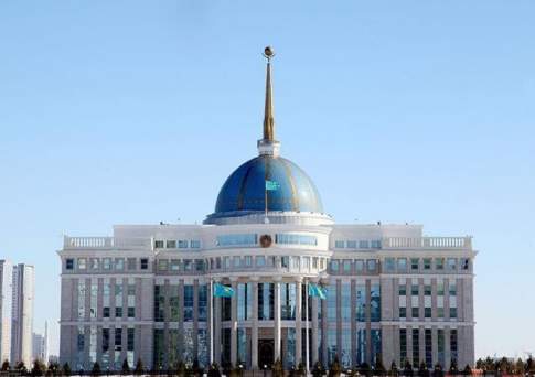 Глава государства ознакомился с работой транспортно-логистического центра «Астана»