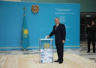 Нурсултан Назарбаев проголосовал на выборах президента Казахстана