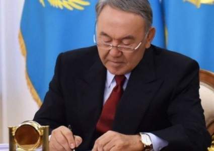Назарбаев наградил ряд казахстанцев госнаградами