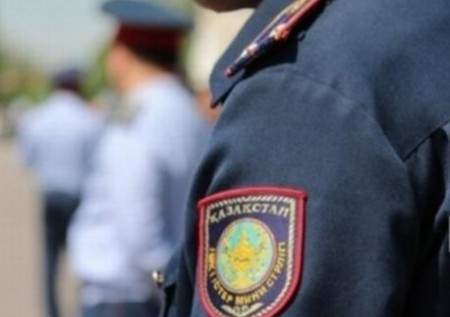 Пьяный сотрудник одной из воинских частей Махтаральского района напал на полицейского и порвал его форму