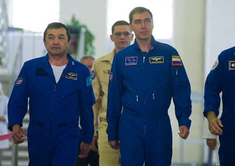Ракета "Союз" с казахстанским космонавтом стартовала с Байконура