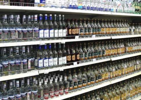 В Астане два судоисполнителя торговали изъятым алкоголем