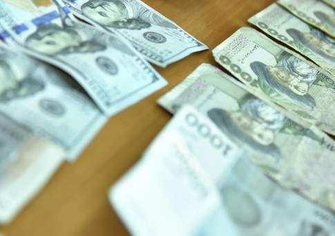 Киргизия принимает меры по дедолларизации экономики