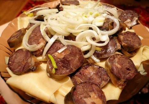 60 человек отравились мясом на поминальном обеде в Алматинской области