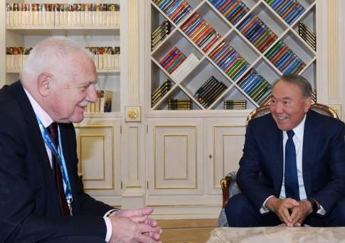 Назарбаев обсудил политические процессы с экс-президентами Чехии, Турции и Словении