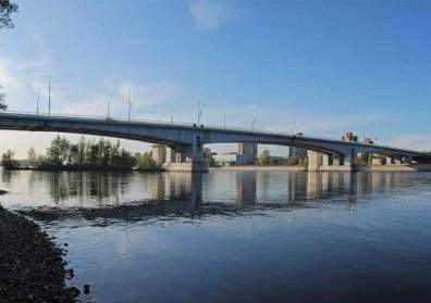 В Усть-Каменогорске мост оказался в предаварийном состоянии