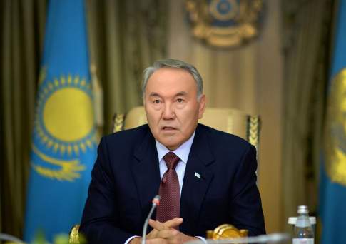 Назарбаев призвал КНБ всегда поддерживать жен и детей погибших при исполнении сотрудников