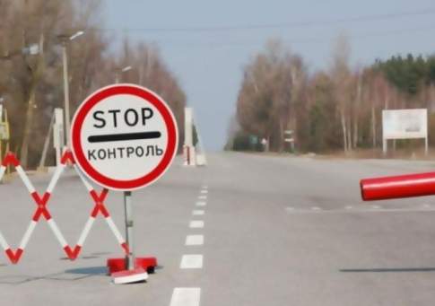 Казахстанские пограничники задержали трех человек при попытке провезти через границу спирт и марихуану