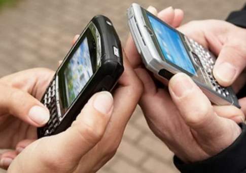 АЗК вслед за иском к Kcell подало в суд на Tele2